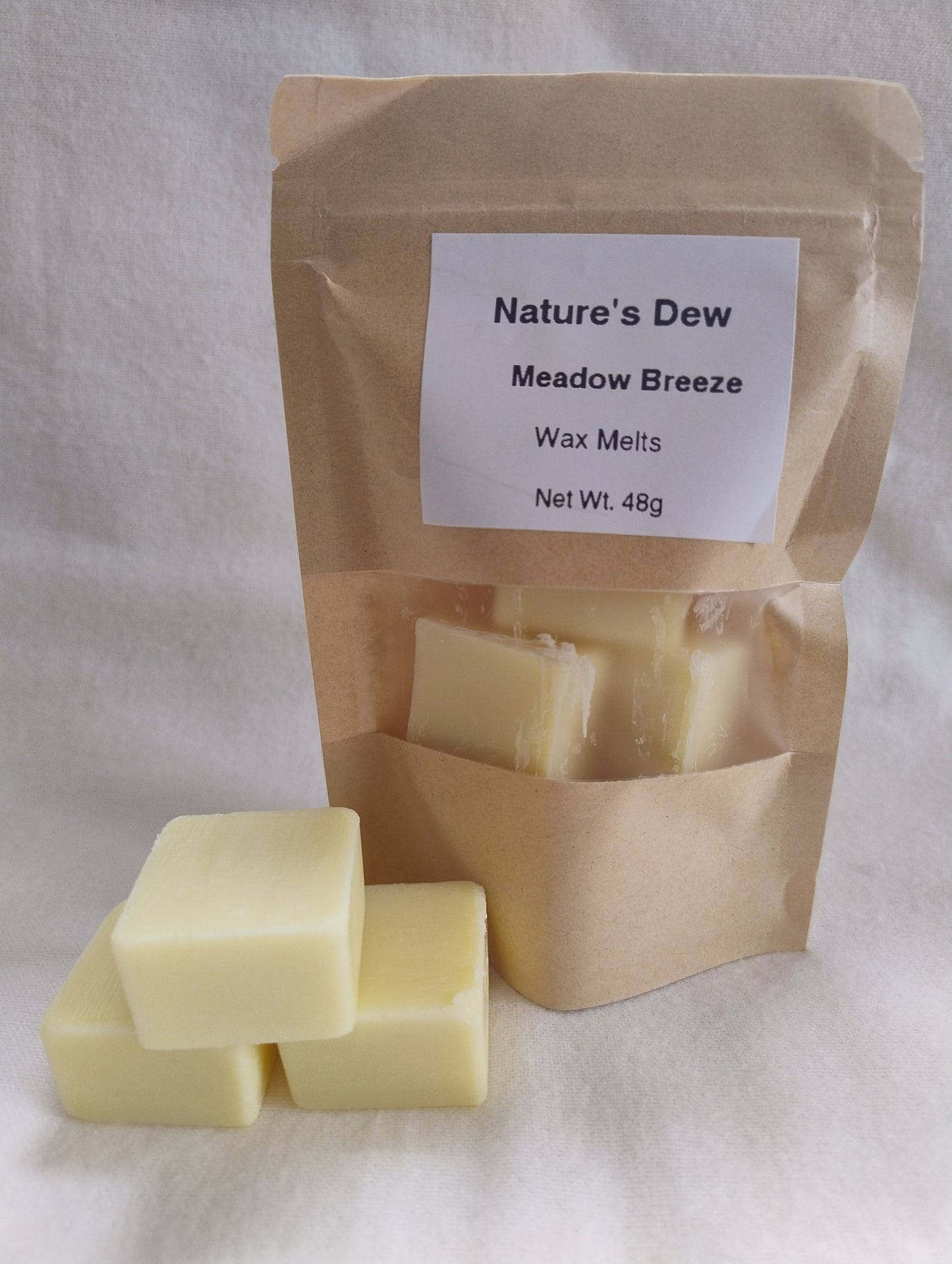 Meadow Breeze Wax Melts – 48 g - Nature's Dew Candle & Skincare